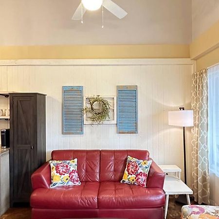 Haven At Hazel~Downtown Bungalow Demorest Exterior photo