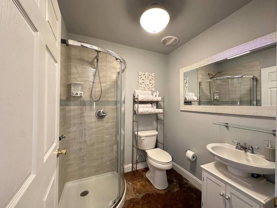 Haven At Hazel~Downtown Bungalow Demorest Exterior photo